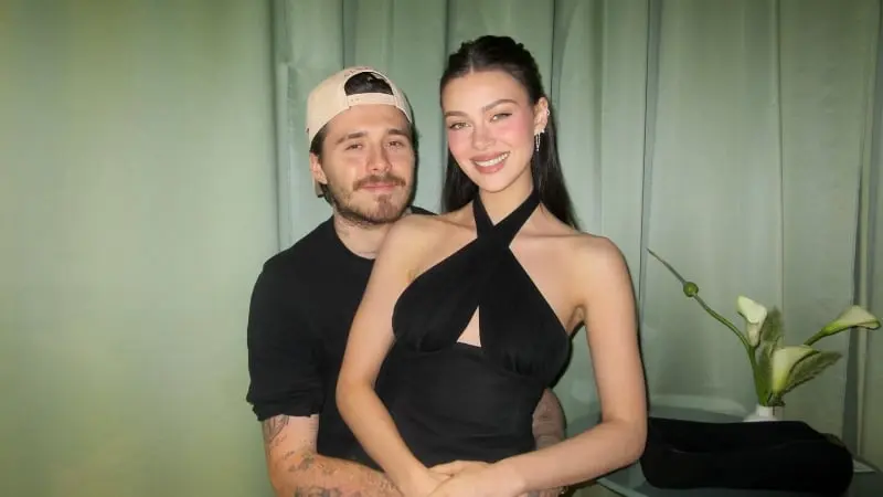 Brooklyn Beckham phủ nhận tin đồn bất hòa với gia đình, khẳng định hạnh phúc bên vợ