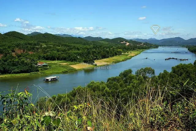 Khánh Thành Nhà Máy Sản Xuất Xe Tải Kim Long Motor Huế: Bước Tiến Mới Trong Công Nghiệp Ô Tô và Tác Động Đến Thị Trường Bất Động Sản Khu Công Nghiệp Huế