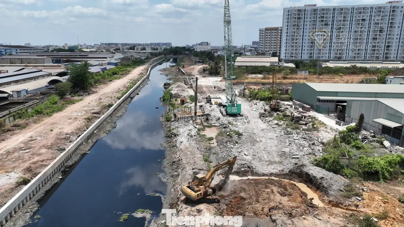 Khó Khăn Vật Liệu Gây Áp Lực Lớn Đến Tiến Độ Dự Án Cải Tạo Kênh Tham Lương – Bến Cát – Rạch Nước Lên Tại TP.HCM