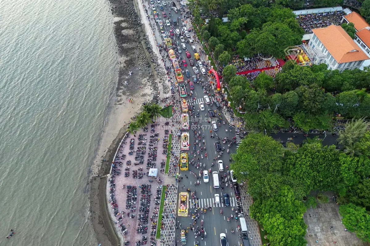 Lễ Diễu Hành Xe Hoa Mừng Phật Đản 2024 Tại Vũng Tàu: Tín Hiệu Văn Hóa và Tác Động Đến Thị Trường Bất Động Sản Đô Thị Ven Biển