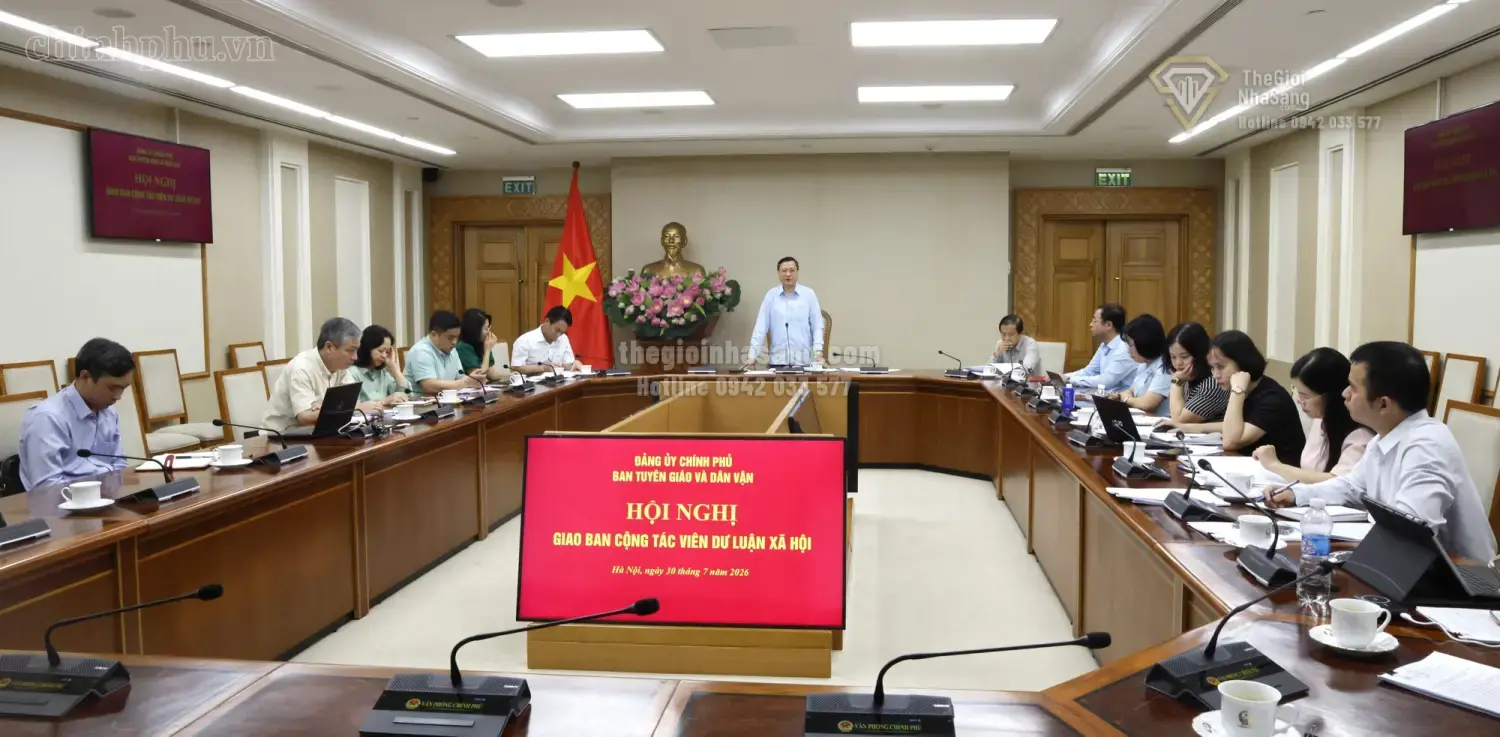 Lộ Trình Miễn Phí Sách Giáo Khoa và Tác Động Đến Thị Trường Bất Động Sản Giáo Dục Việt Nam 2026-2030