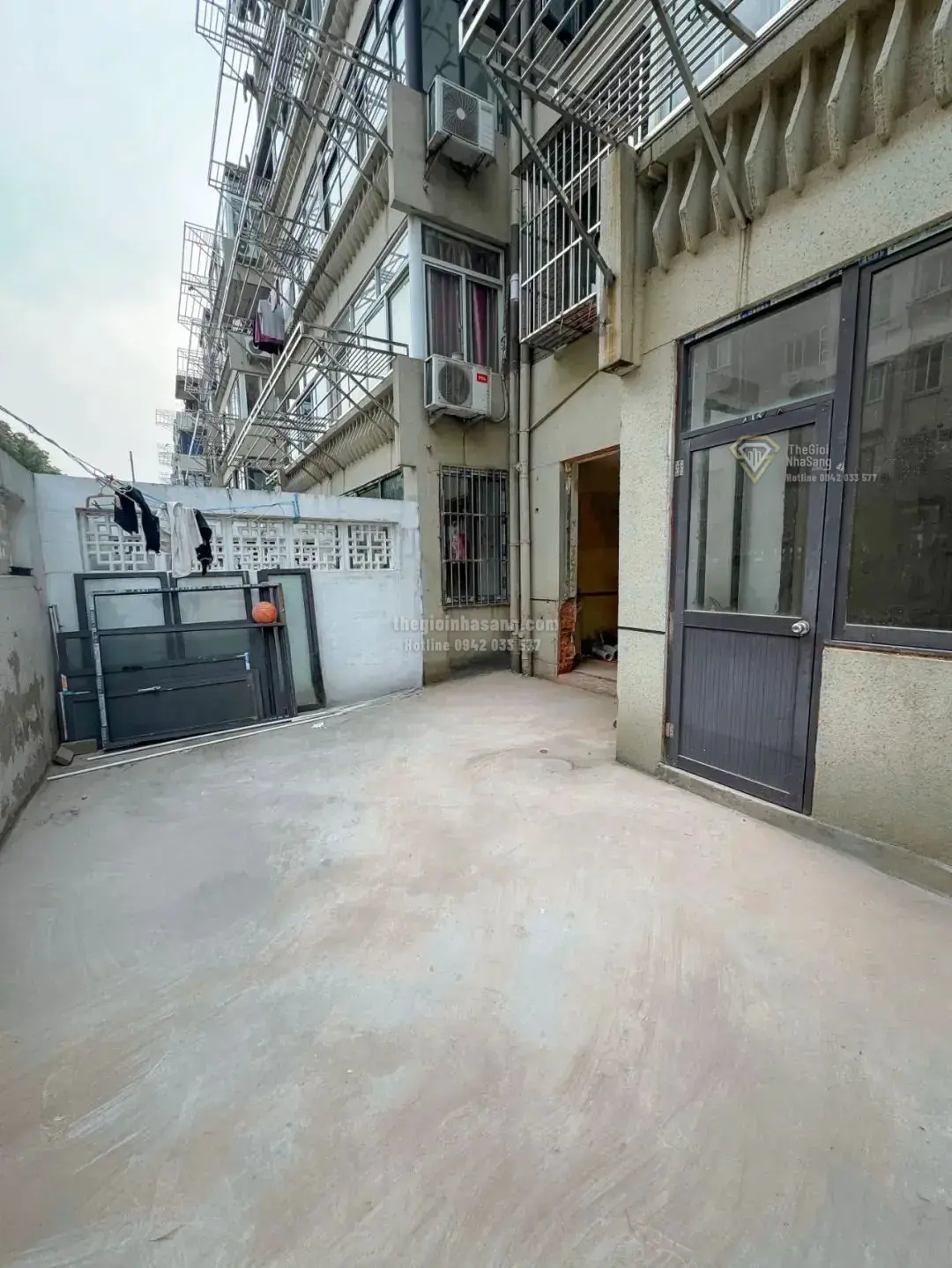 Lựa chọn căn hộ tầng 1 cũ: Bài toán đánh đổi trong thị trường bất động sản hiện nay