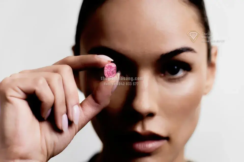 Lugano Diamonds và Chiến Lược Tiếp Cận Thượng Lưu: Bài Học Đắt Giá Cho Thị Trường Bất Động Sản Cao Cấp Việt Nam