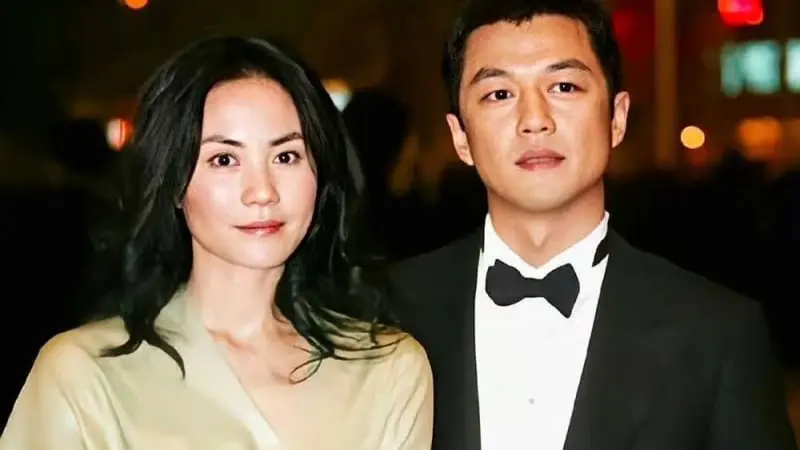 Tình thế trái ngược của Lý Á Bằng và Vương Phi, từng được xem là biểu tượng của gia đình ...