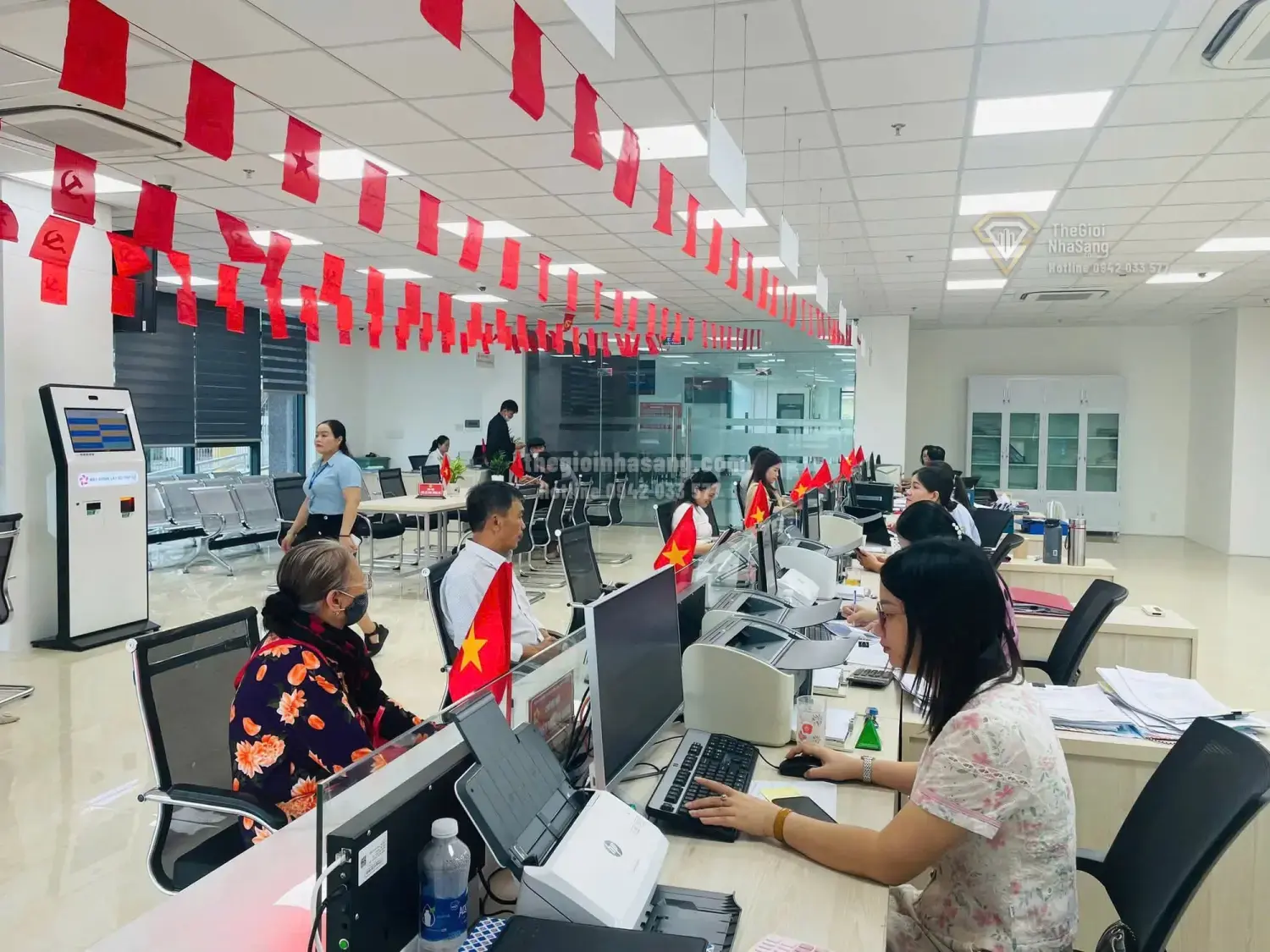 Mô Hình Chính Quyền Địa Phương 2 Cấp: Đòn Bẩy Tăng Cường Hiệu Quả Quản Lý và Phục Vụ Người Dân Tại Việt Nam