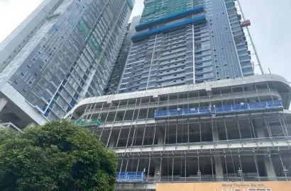 Nghịch lý thị trường bất động sản TPHCM: Nguồn cung nhà ở xã hội thiếu hụt trong khi phân khúc cao cấp bùng nổ