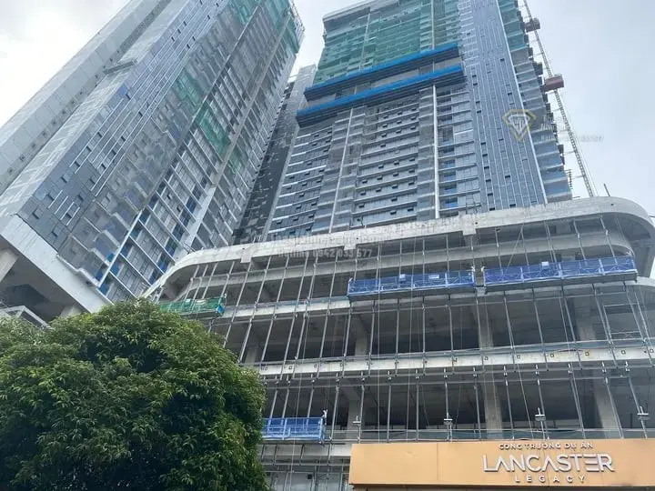 Nghịch lý thị trường bất động sản TPHCM: Nguồn cung nhà ở xã hội thiếu hụt trong khi phân khúc cao cấp bùng nổ