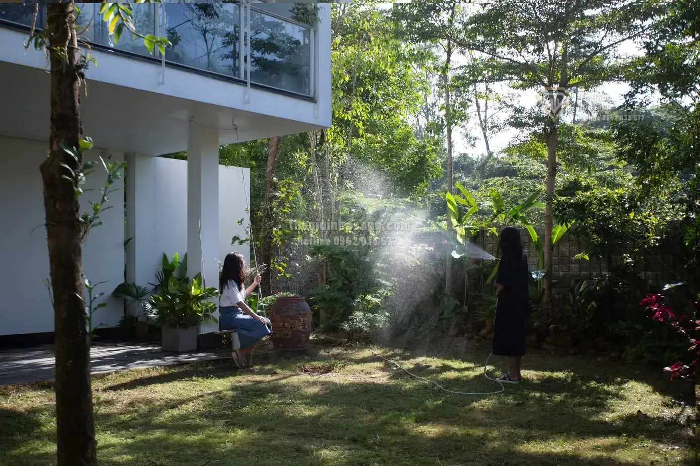 Ngôi Nhà Hai Khu Vườn: Sự Hòa Quyện Tinh Tế Giữa Thiên Nhiên Và Kiến Trúc Hiện Đại