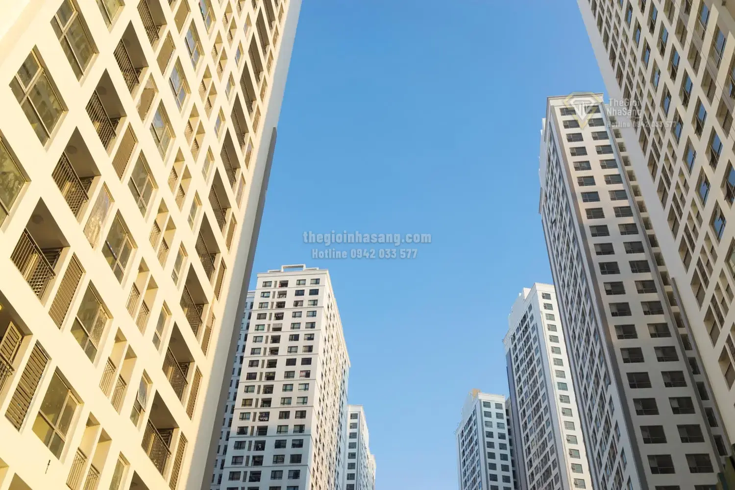 Nguồn cung căn hộ TP.HCM giảm sâu, giá bán tiệm cận Hà Nội: Cơ hội và thách thức cho nhà đầu tư 2025