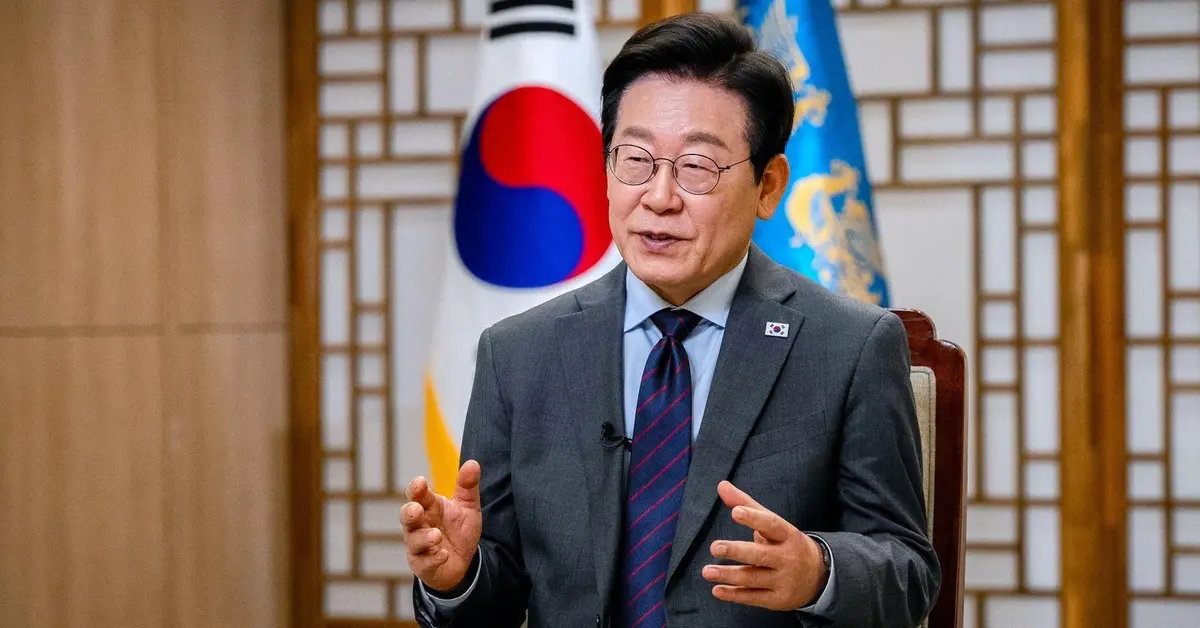 Hàn Quốc Đối Mặt Với 'Bom Hẹn Giờ' Bất Động Sản: Rủi Ro và Giải Pháp