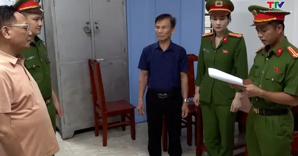 Chủ tịch Hội đồng quản trị, kiêm Tổng Giám đốc Công ty TNHH tập đoàn bất động sản Đông Á.