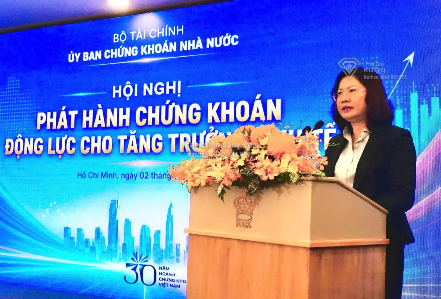 Phát Hành Chứng Khoán và Tác Động Đến Tăng Trưởng Kinh Tế Việt Nam: Cơ Hội Vàng Cho Thị Trường Bất Động Sản Cao Cấp