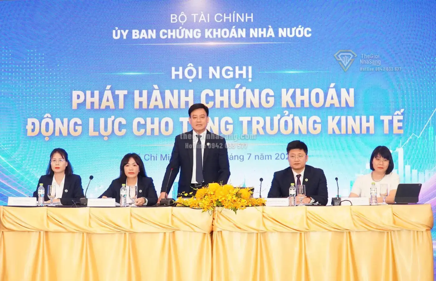 Phát Hành Chứng Khoán và Tác Động Đến Tăng Trưởng Kinh Tế Việt Nam: Cơ Hội Vàng Cho Thị Trường Bất Động Sản Cao Cấp