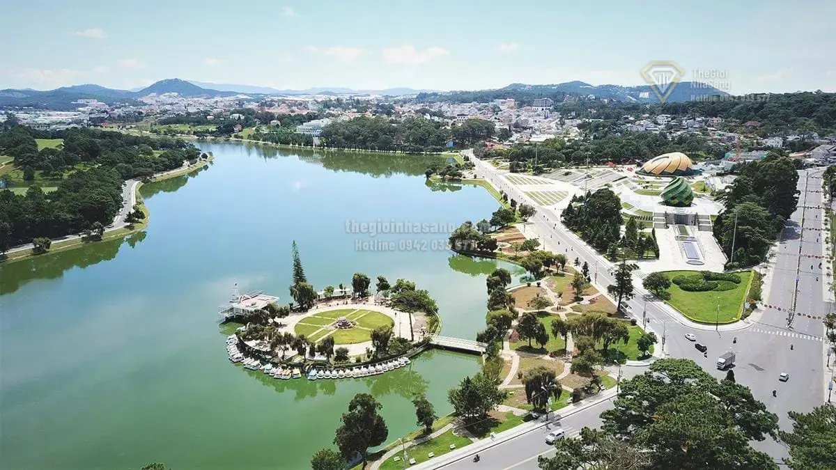 Phát Triển Đô Thị Vùng Núi: Hài Hòa Thiên Nhiên và Bản Sắc Văn Hóa Địa Phương