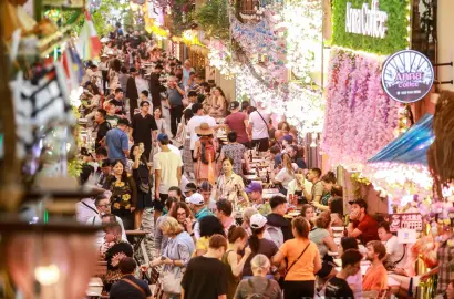 Phố Đường Tàu Hà Nội: Biểu Tượng Du Lịch Độc Đáo và Tác Động Đến Thị Trường Bất Động Sản Đô Thị