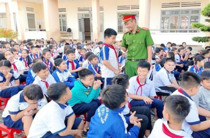 Phối hợp liên ngành xây dựng môi trường giáo dục an toàn: Tác động đến thị trường bất động sản khu vực đô thị và hạ tầng giáo dục