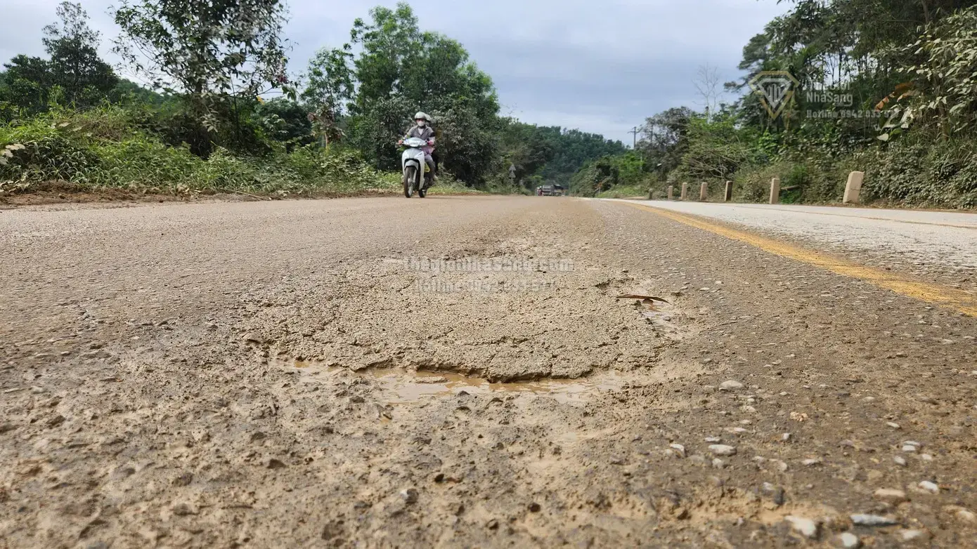 Quốc lộ 15 xuống cấp nghiêm trọng: Tác động và giải pháp cho thị trường bất động sản khu vực Hà Tĩnh