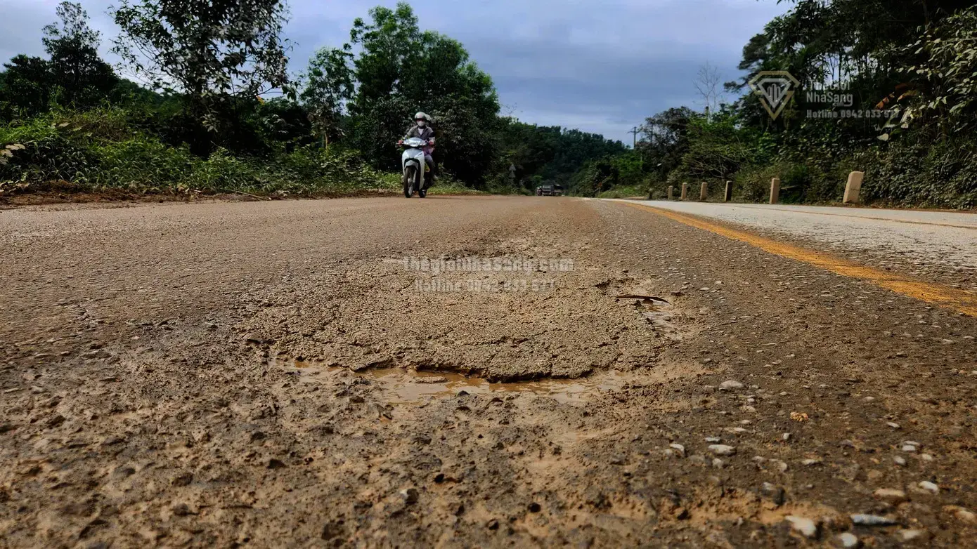 Quốc lộ 15 xuống cấp nghiêm trọng: Tác động và giải pháp cho thị trường bất động sản khu vực Hà Tĩnh