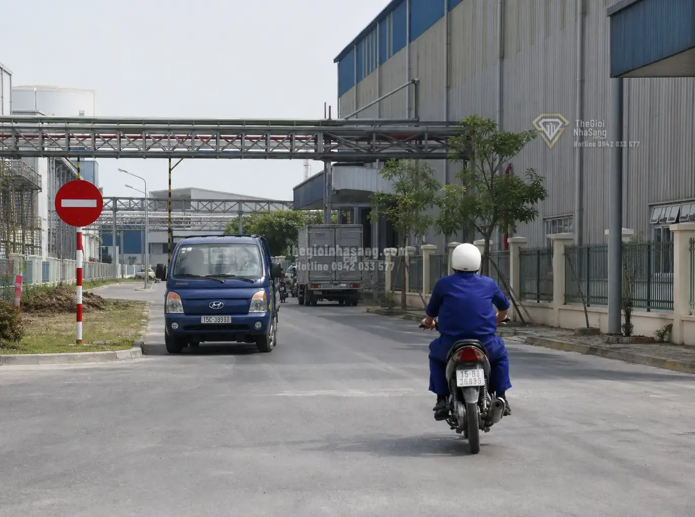 Quy Định Đăng Ký và Kiểm Định Xe Cơ Giới Trong Khu Công Nghiệp và Khai Thác: Tác Động Đến Thị Trường Bất Động Sản Công Nghiệp Việt Nam