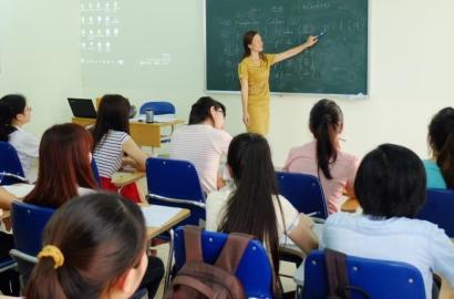 Quy Định Mới Về Chuẩn Nghề Nghiệp Giảng Viên Cao Đẳng: Tác Động Đến Thị Trường Bất Động Sản Giáo Dục