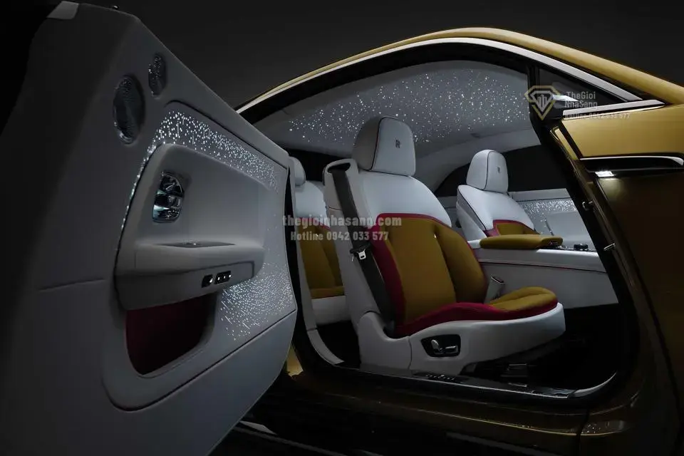 Rolls-Royce Spectre – Biểu tượng siêu xe điện và ảnh hưởng đến xu hướng đầu tư bất động sản cao cấp