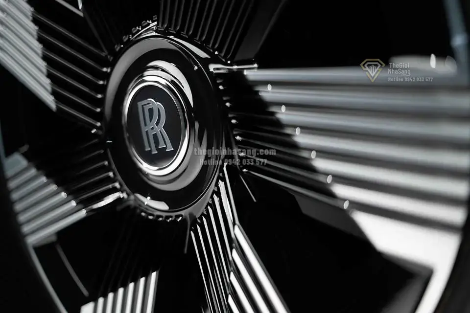 Rolls-Royce Spectre – Biểu tượng siêu xe điện và ảnh hưởng đến xu hướng đầu tư bất động sản cao cấp