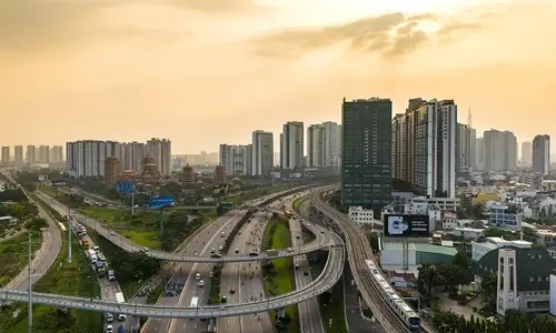 Mùa sale tháng 'cô hồn': Khách hàng rần rần 'săn' bất động sản ưu đãi - Vnbusiness