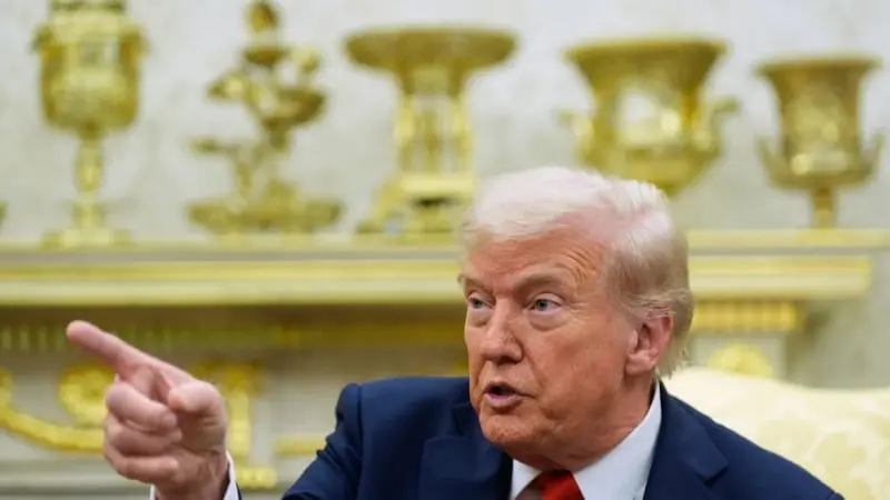 Ông Trump đứng giữa tâm bão chính trị chưa từng có khi căn bệnh nguy hiểm lan rộng khắp ...