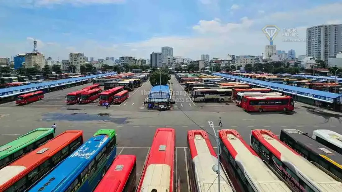 Tác động của giá xăng dầu leo thang đến chi phí vận hành và chiến lược của doanh nghiệp bất động sản liên quan