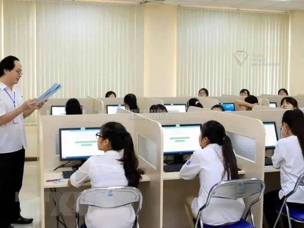 Tài Nguyên Giáo Dục Mở và Tác Động Đến Đầu Tư Bất Động Sản Giáo Dục Đại Học Tại Việt Nam