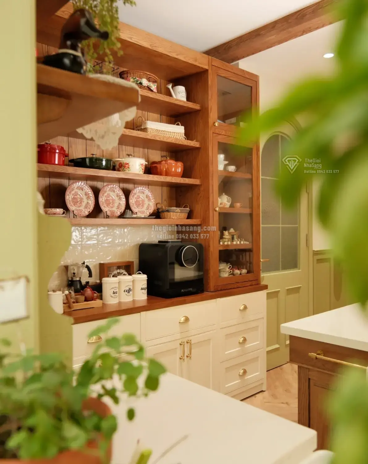 Thiết Kế Căn Bếp Phong Cách Farmhouse Xanh Bơ: Tinh Thần Đồng Quê Trong Không Gian Hiện Đại