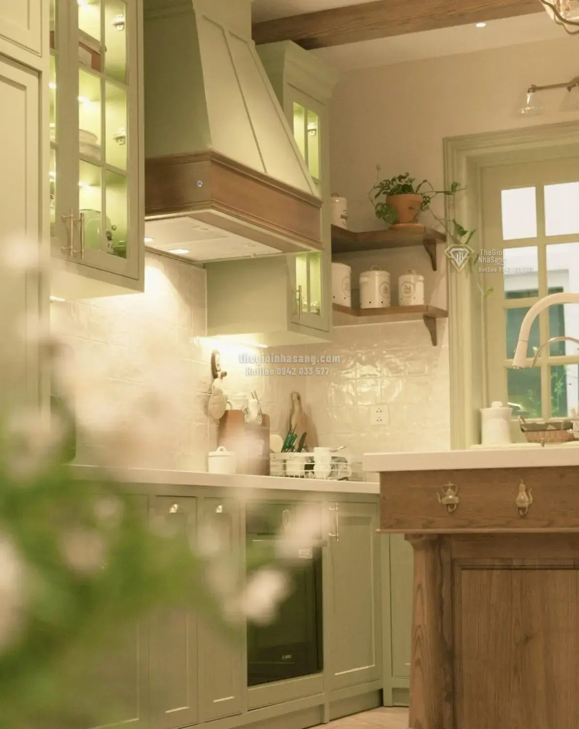 Thiết Kế Căn Bếp Phong Cách Farmhouse Xanh Bơ: Tinh Thần Đồng Quê Trong Không Gian Hiện Đại