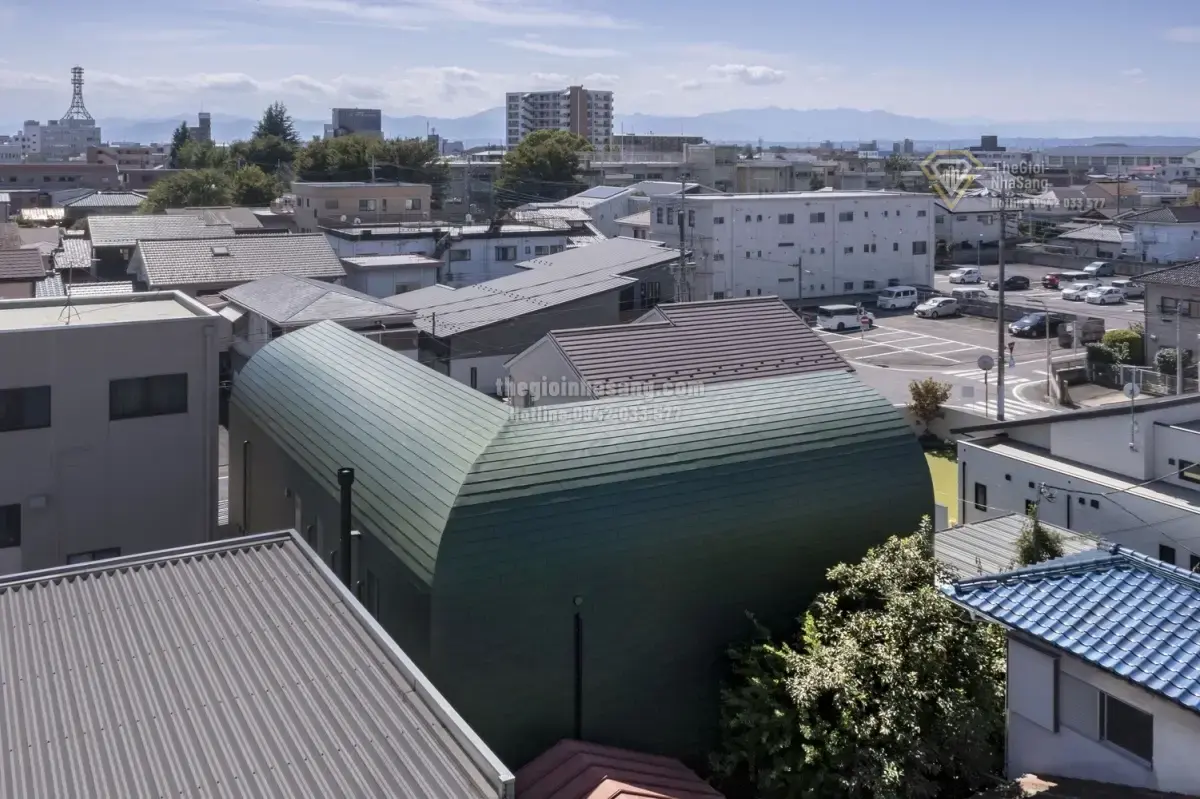 Thiết Kế Nhà 103m2 Với Sân Thể Thao Trong Nhà Độc Đáo Cho Gia Đình Nhiều Thành Viên