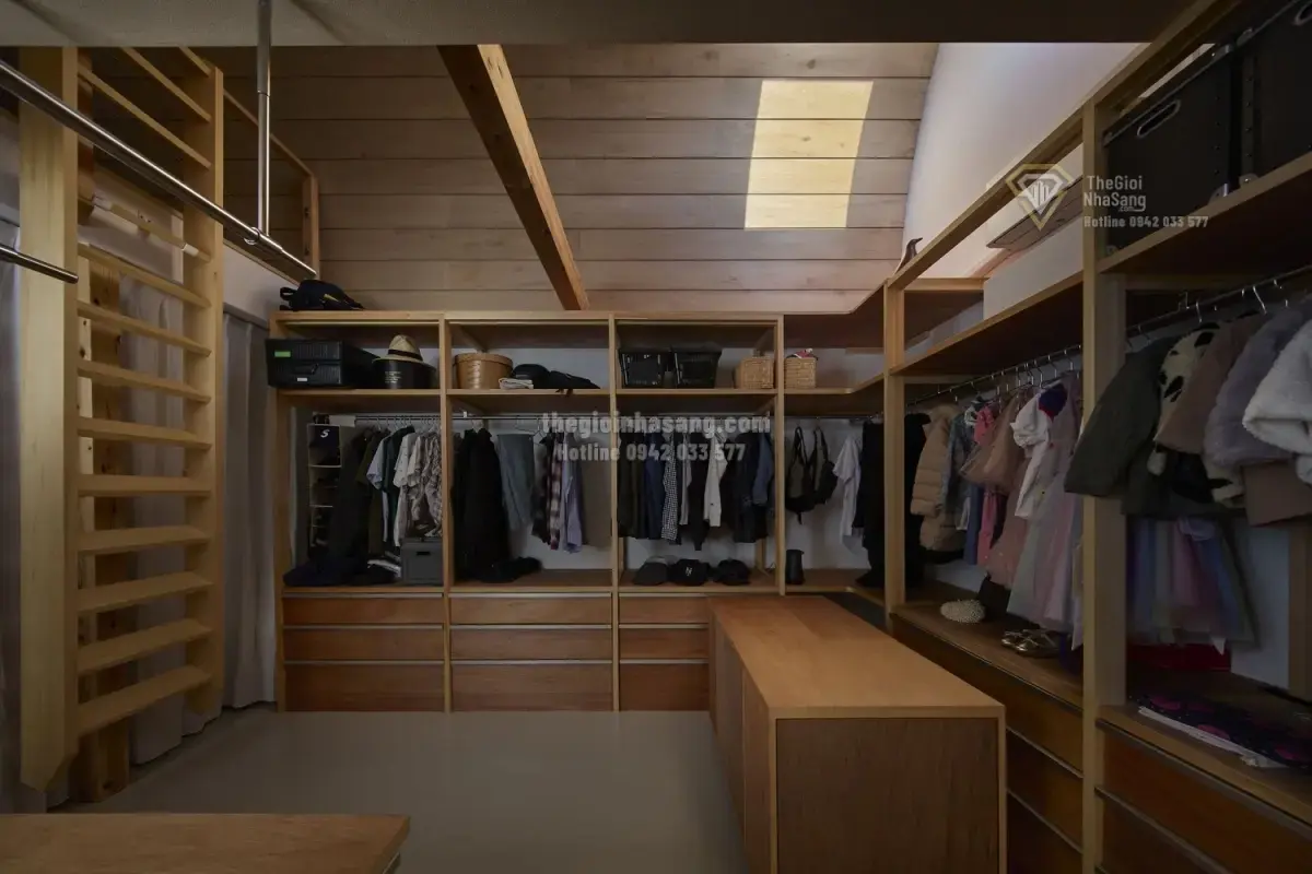 Thiết Kế Nhà 103m2 Với Sân Thể Thao Trong Nhà Độc Đáo Cho Gia Đình Nhiều Thành Viên