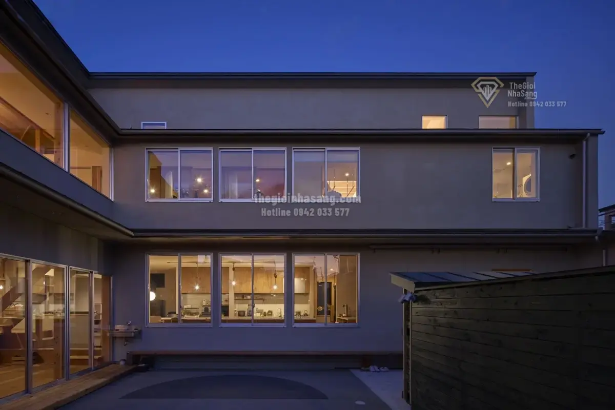 Thiết Kế Nhà 103m2 Với Sân Thể Thao Trong Nhà Độc Đáo Cho Gia Đình Nhiều Thành Viên