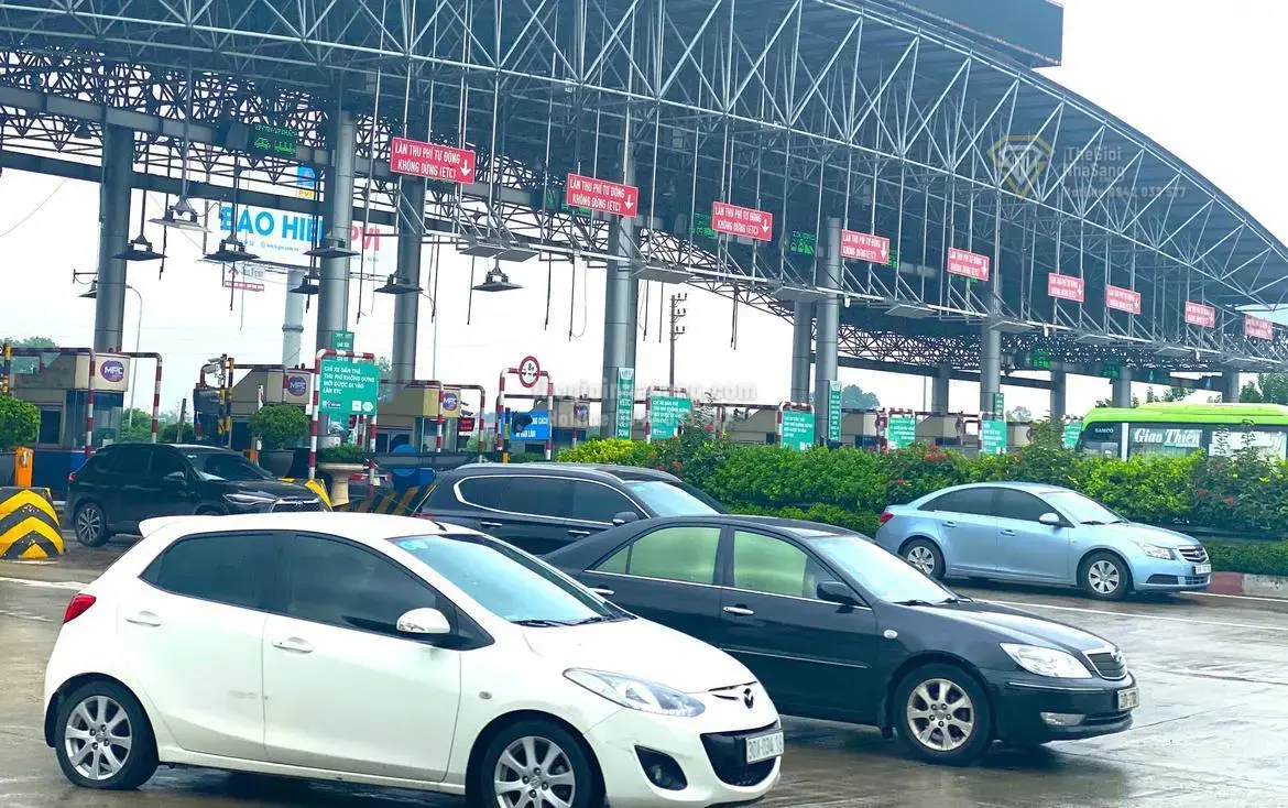 Thu Phí Tài Khoản Giao Thông Tự Động: Tác Động và Chiến Lược Đầu Tư Bất Động Sản Trong Bối Cảnh Mới