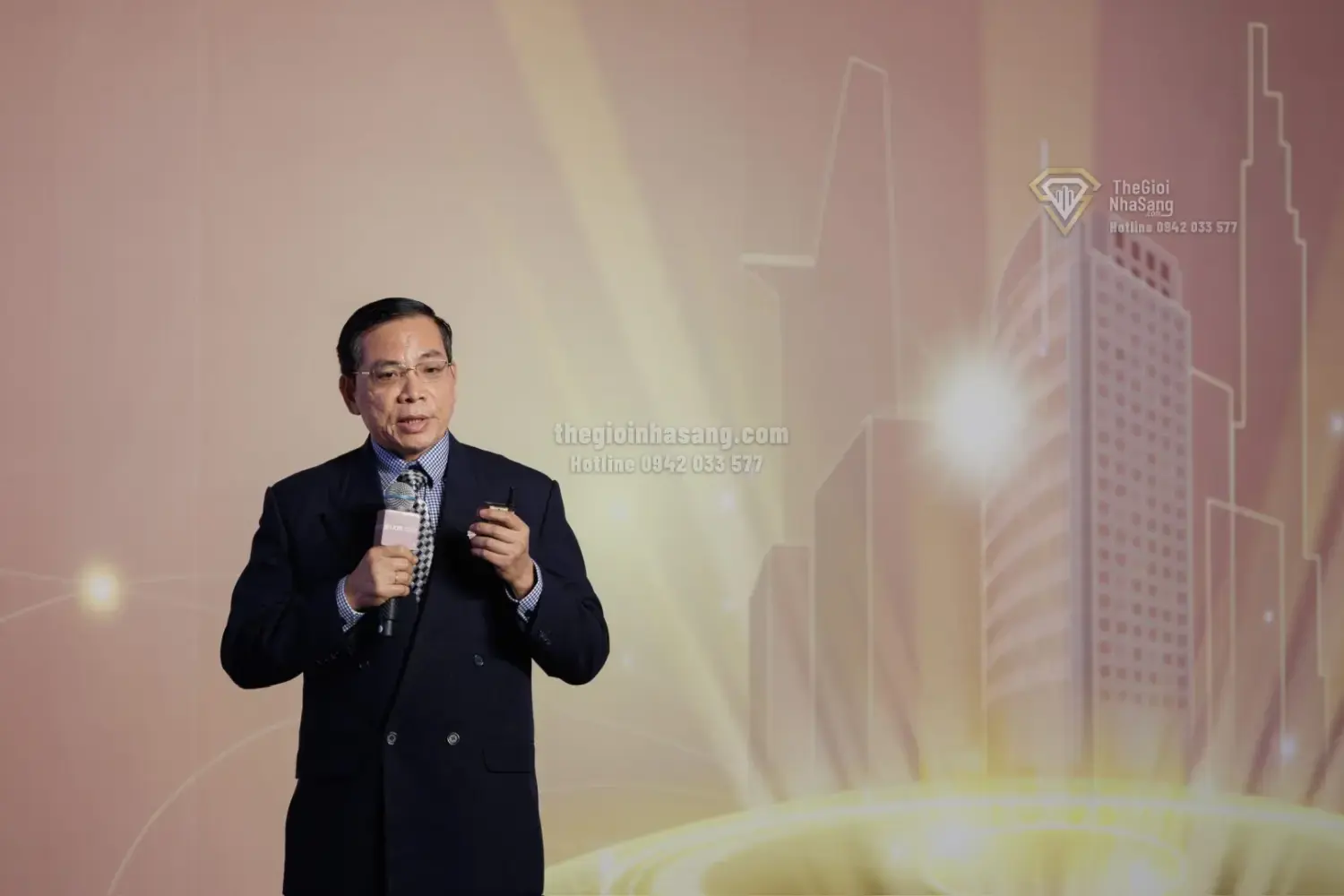 Triển Vọng Đầu Tư 2025: Cổ Phiếu, Trái Phiếu và Tác Động Đến Thị Trường Bất Động Sản Việt Nam