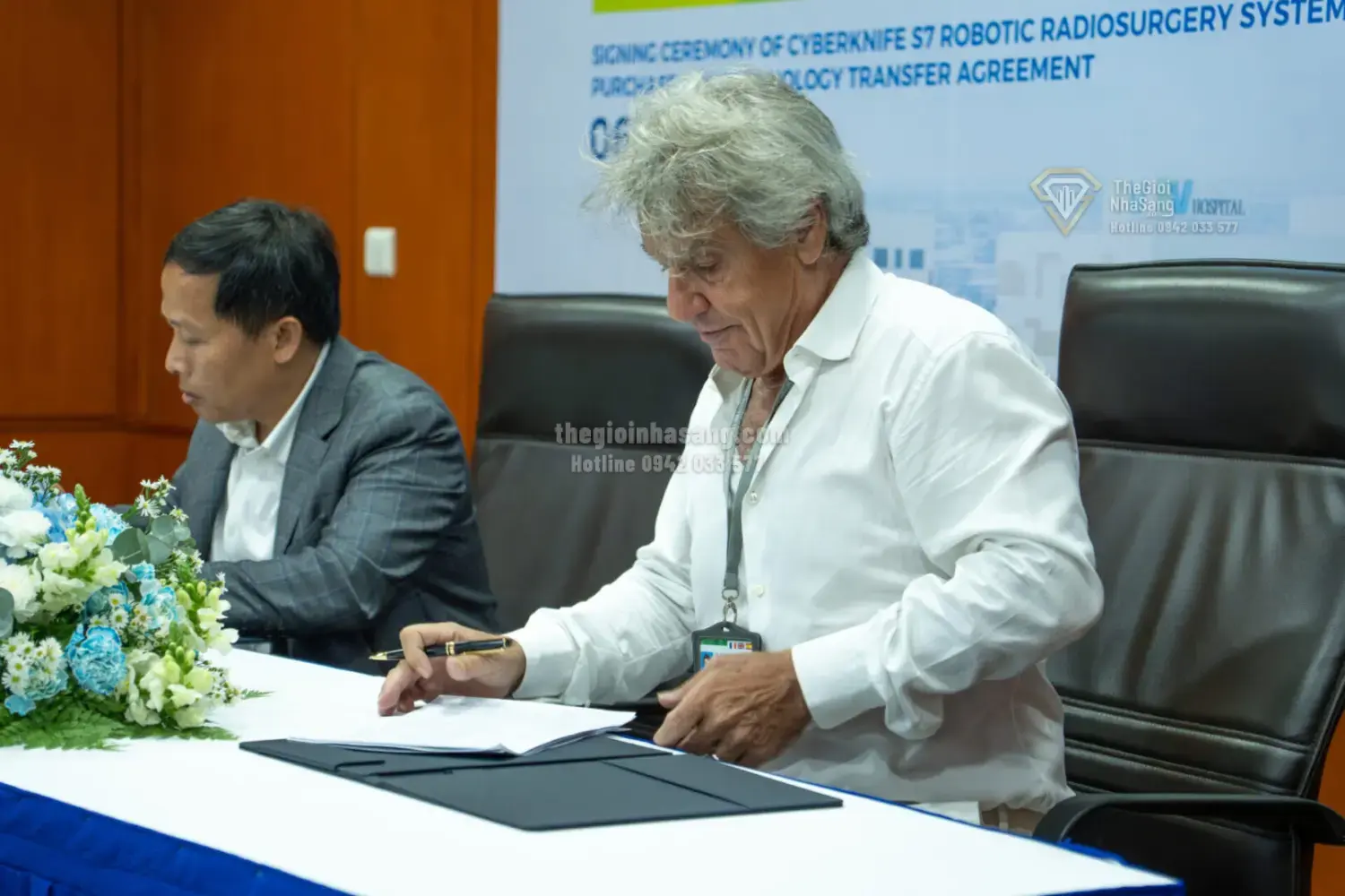 Ứng dụng công nghệ giải trình tự gen trong y tế: Tác động đến thị trường bất động sản cao cấp và đầu tư tài sản tại Việt Nam