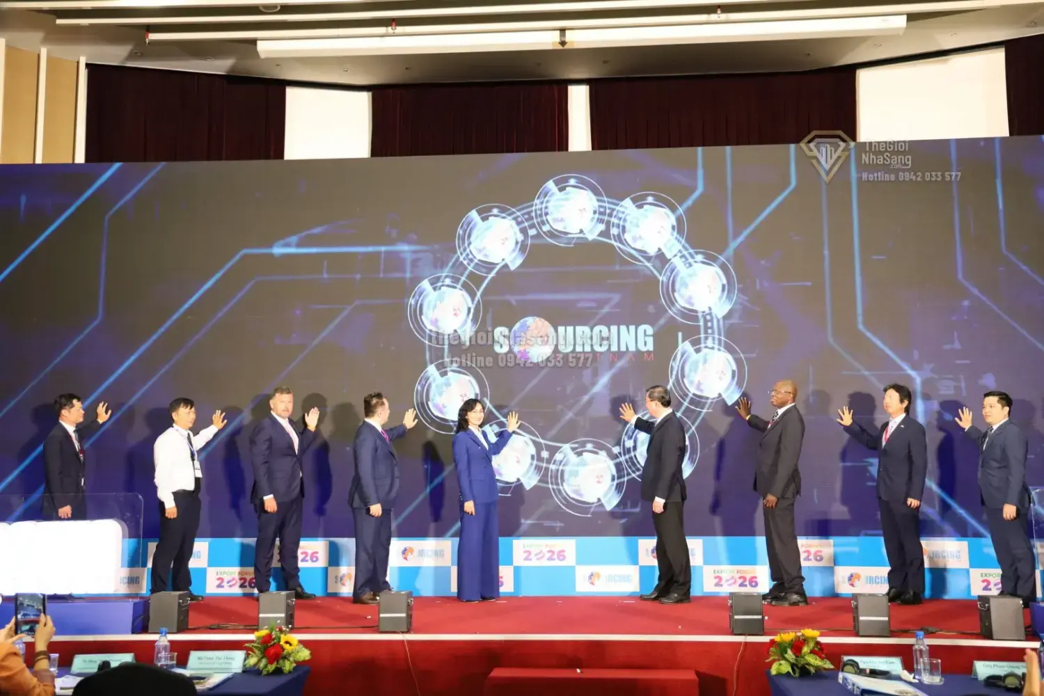 Việt Nam Đặt Mục Tiêu Xuất Khẩu 550 Tỷ USD Năm 2026: Cơ Hội Mới Cho Thị Trường Bất Động Sản Cao Cấp