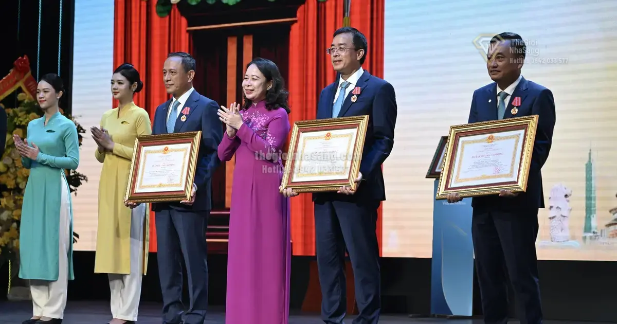 Vietnam Airlines nhận Huân chương Lao động hạng Ba: Tín hiệu tích cực cho phát triển hạ tầng và bất động sản hàng không