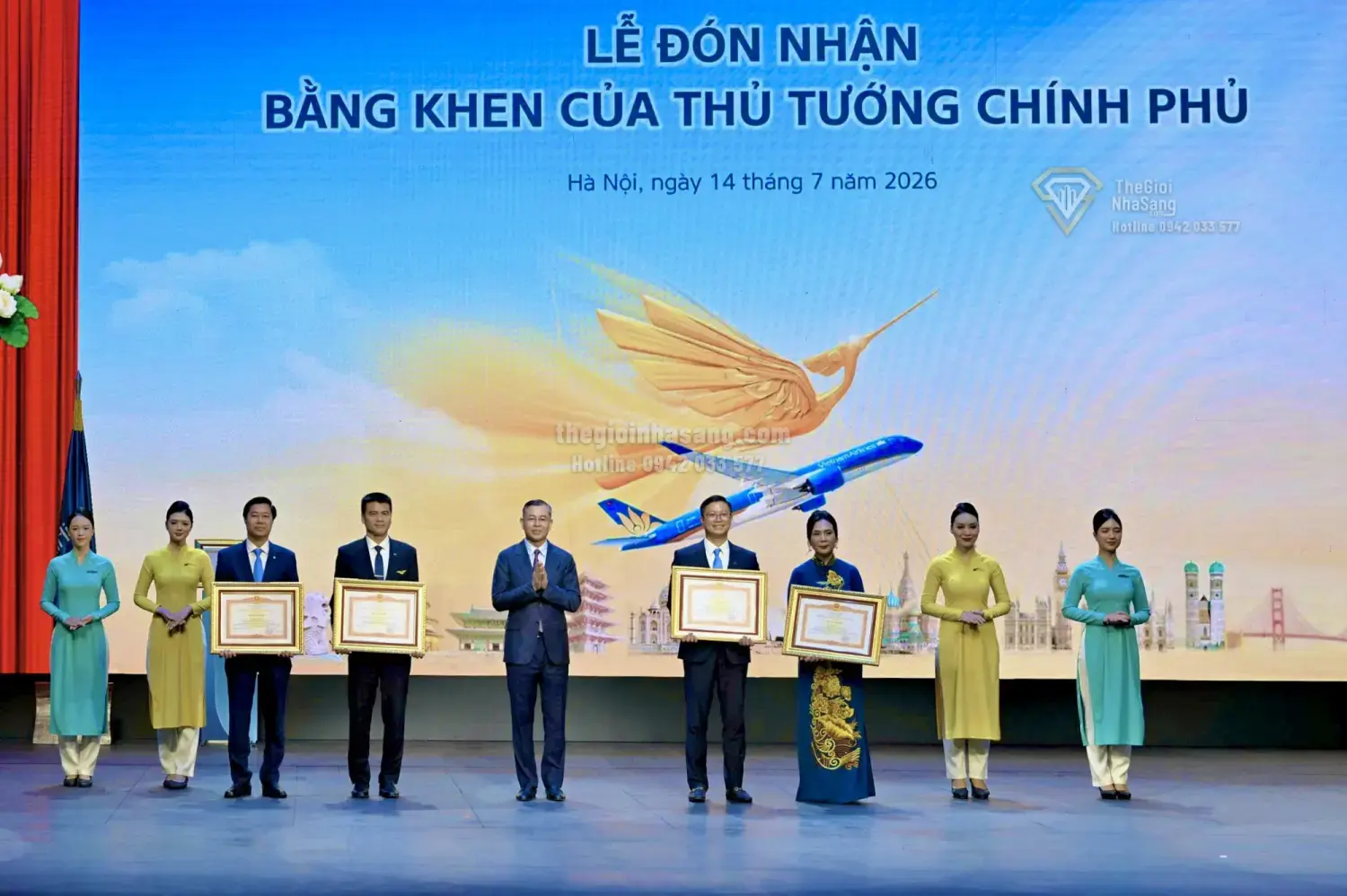 Vietnam Airlines nhận Huân chương Lao động hạng Ba: Tín hiệu tích cực cho phát triển hạ tầng và bất động sản hàng không