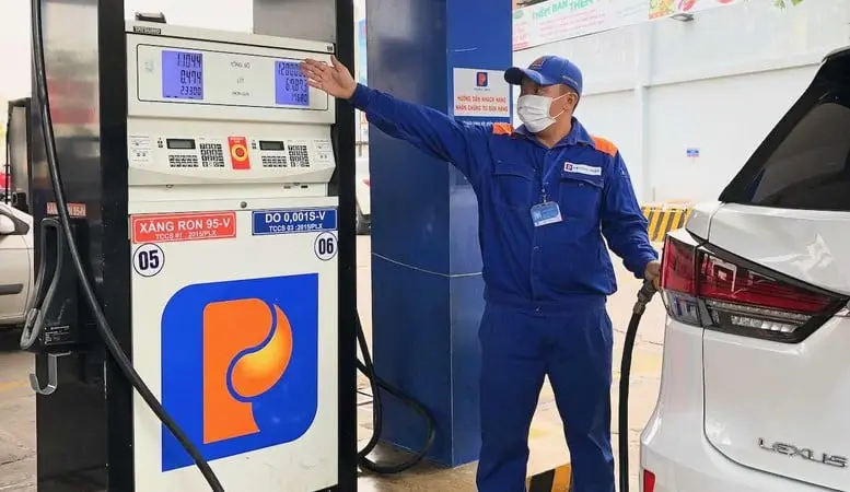 Giá xăng dầu hôm nay 11/9: Bứt tốc, chiều nay giá xăng dầu tăng mạnh? - Dân Việt