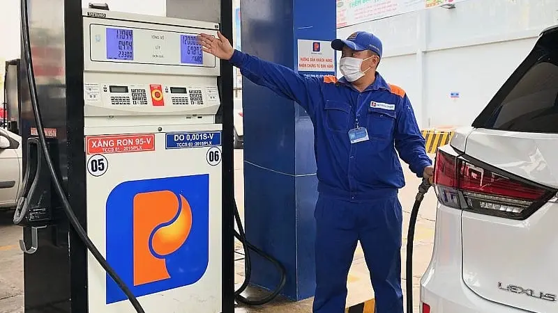 Giá xăng dầu hôm nay 14/10: Tăng sốc mạnh trở lại - Dân Việt