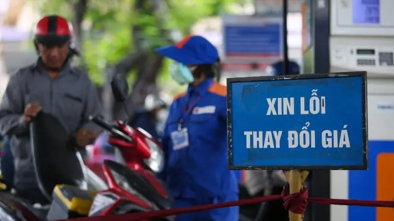 Giá xăng dầu hôm nay 7/10: Dầu thô thế giới tăng vọt, giá trong nước biến động? - Dân Việt