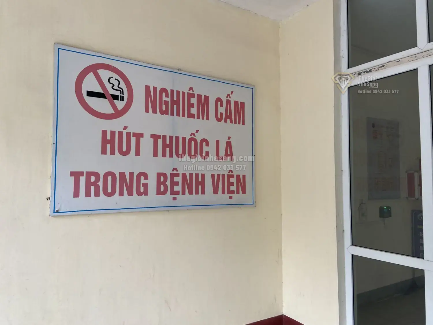 Xây dựng môi trường không khói thuốc lá trong cơ sở y tế: Tác động và cơ hội cho thị trường bất động sản y tế tại Việt Nam