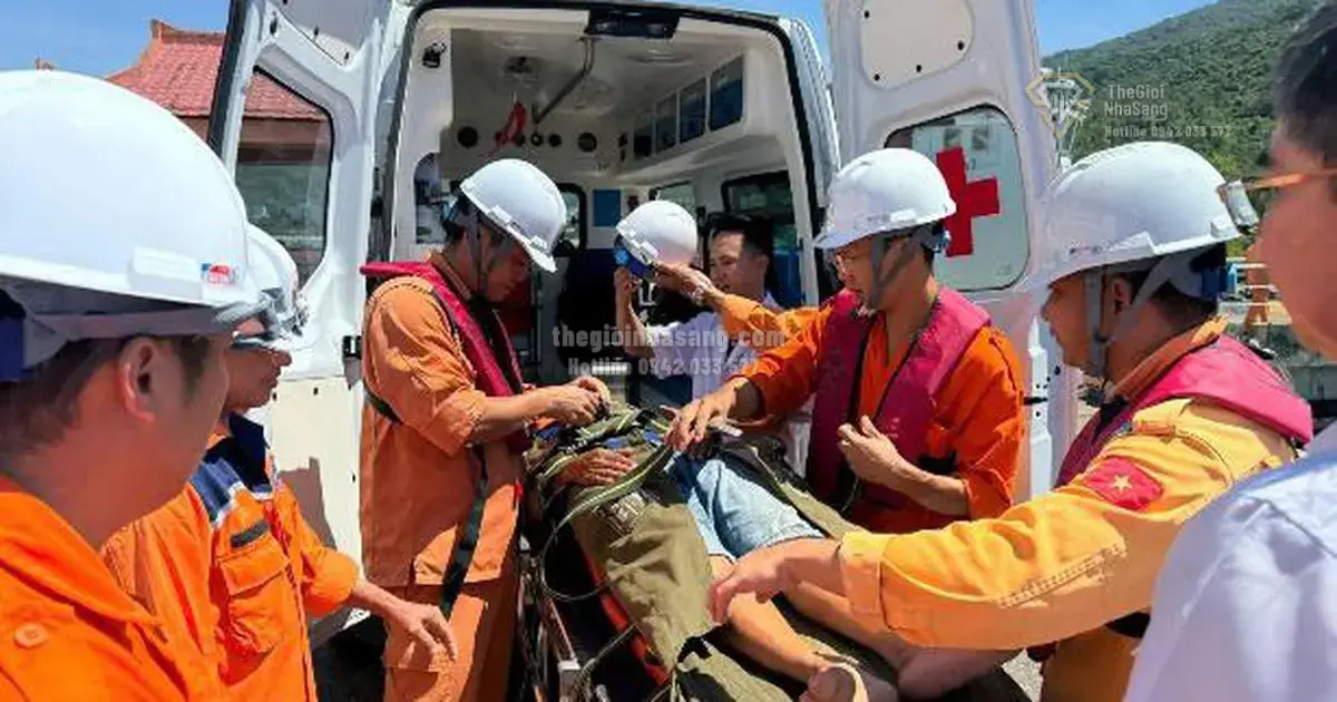 Xuyên Đêm Cứu Nạn Ngư Dân Trên Biển Đông: Tín Hiệu Về Hạ Tầng An Toàn Và Ảnh Hưởng Đến Thị Trường Bất Động Sản Ven Biển
