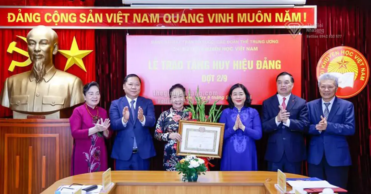 Ý Nghĩa Huy Hiệu 45 Năm Tuổi Đảng và Tác Động Đến Phong Trào Khuyến Học Trong Bối Cảnh Phát Triển Bất Động Sản Việt Nam 2026