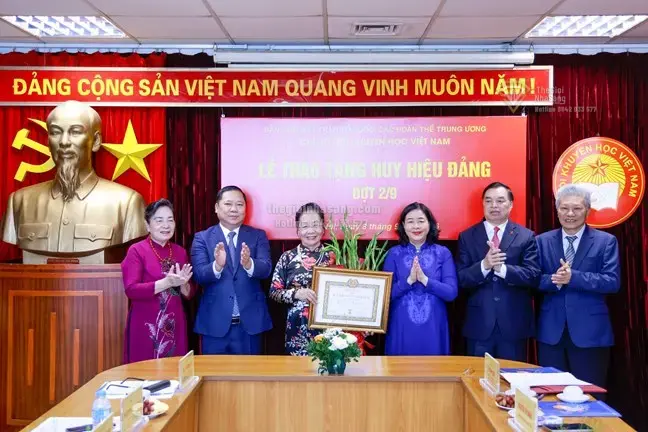 Ý Nghĩa Huy Hiệu 45 Năm Tuổi Đảng và Tác Động Đến Phong Trào Khuyến Học Trong Bối Cảnh Phát Triển Bất Động Sản Việt Nam 2026