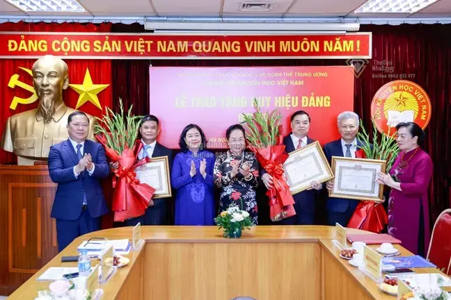 Ý Nghĩa Huy Hiệu 45 Năm Tuổi Đảng và Tác Động Đến Phong Trào Khuyến Học Trong Bối Cảnh Phát Triển Bất Động Sản Việt Nam 2026