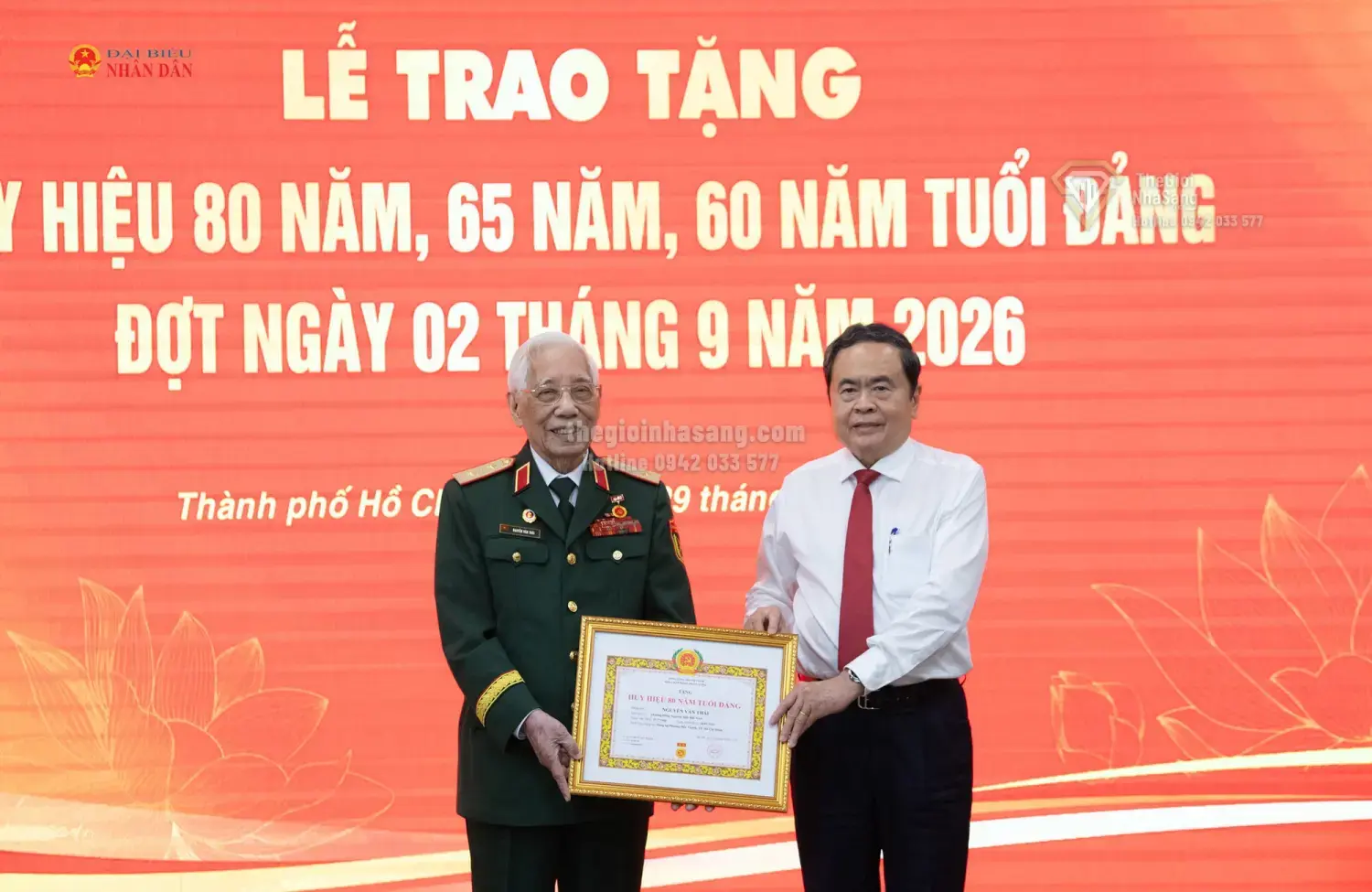 Ý nghĩa Huy hiệu Đảng trong bối cảnh phát triển bền vững và đầu tư bất động sản tại TP.HCM